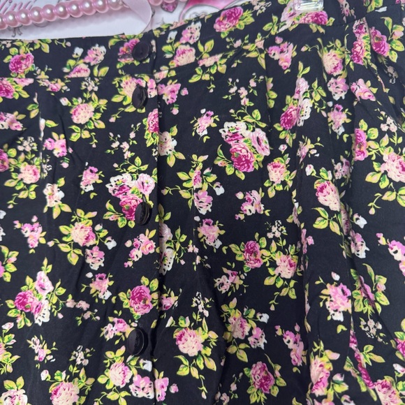 Plum skirt with flowers floral buttons black green pink mini skirt cute garden - Picture 7 of 8